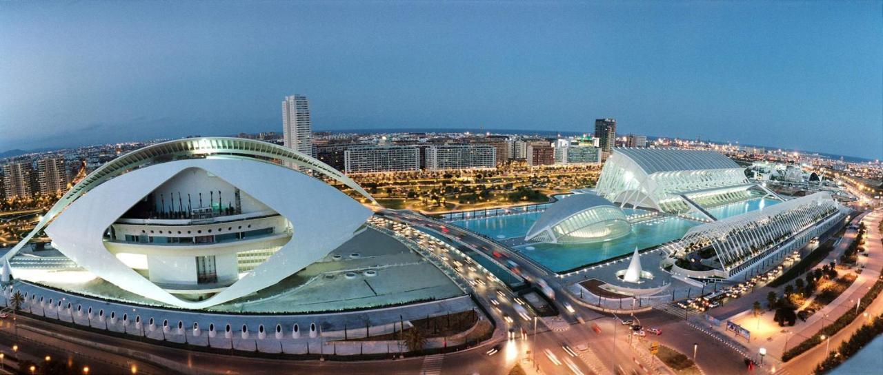 Beautiful Valencia Exterior photo